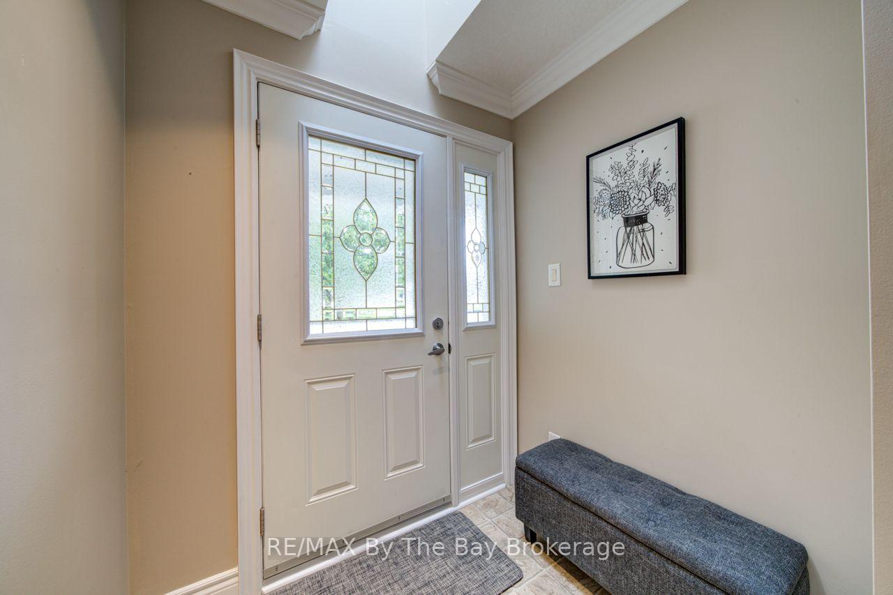 Photo 10 of 15 Meadow Lane, Wasaga Beach — HOMEH