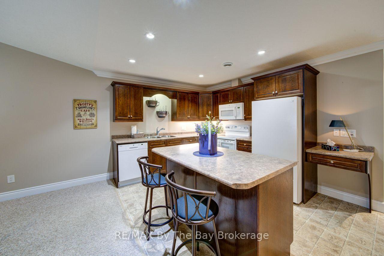 Photo 12 of 15 Meadow Lane, Wasaga Beach — HOMEH