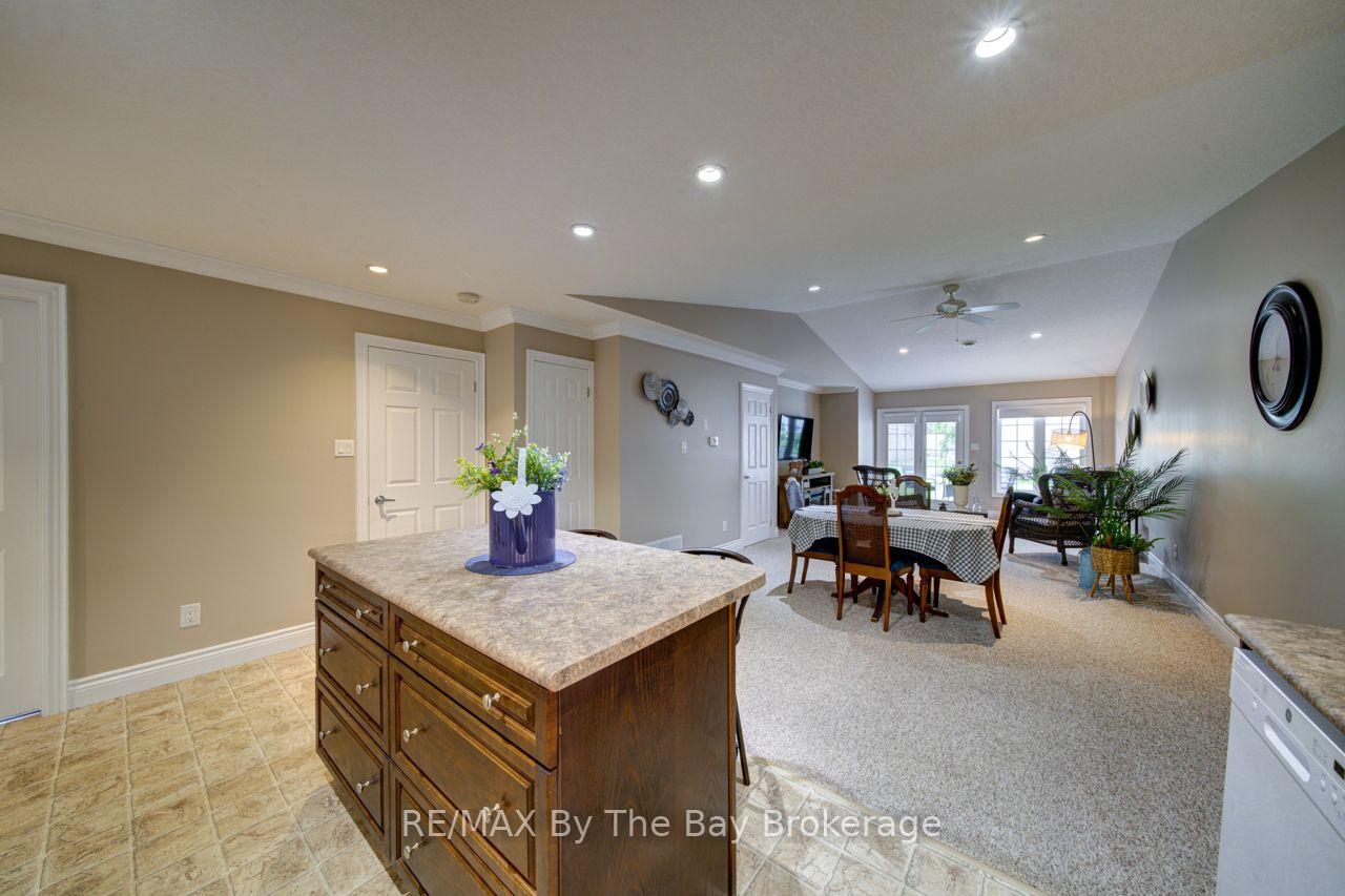 Photo 17 of 15 Meadow Lane, Wasaga Beach — HOMEH