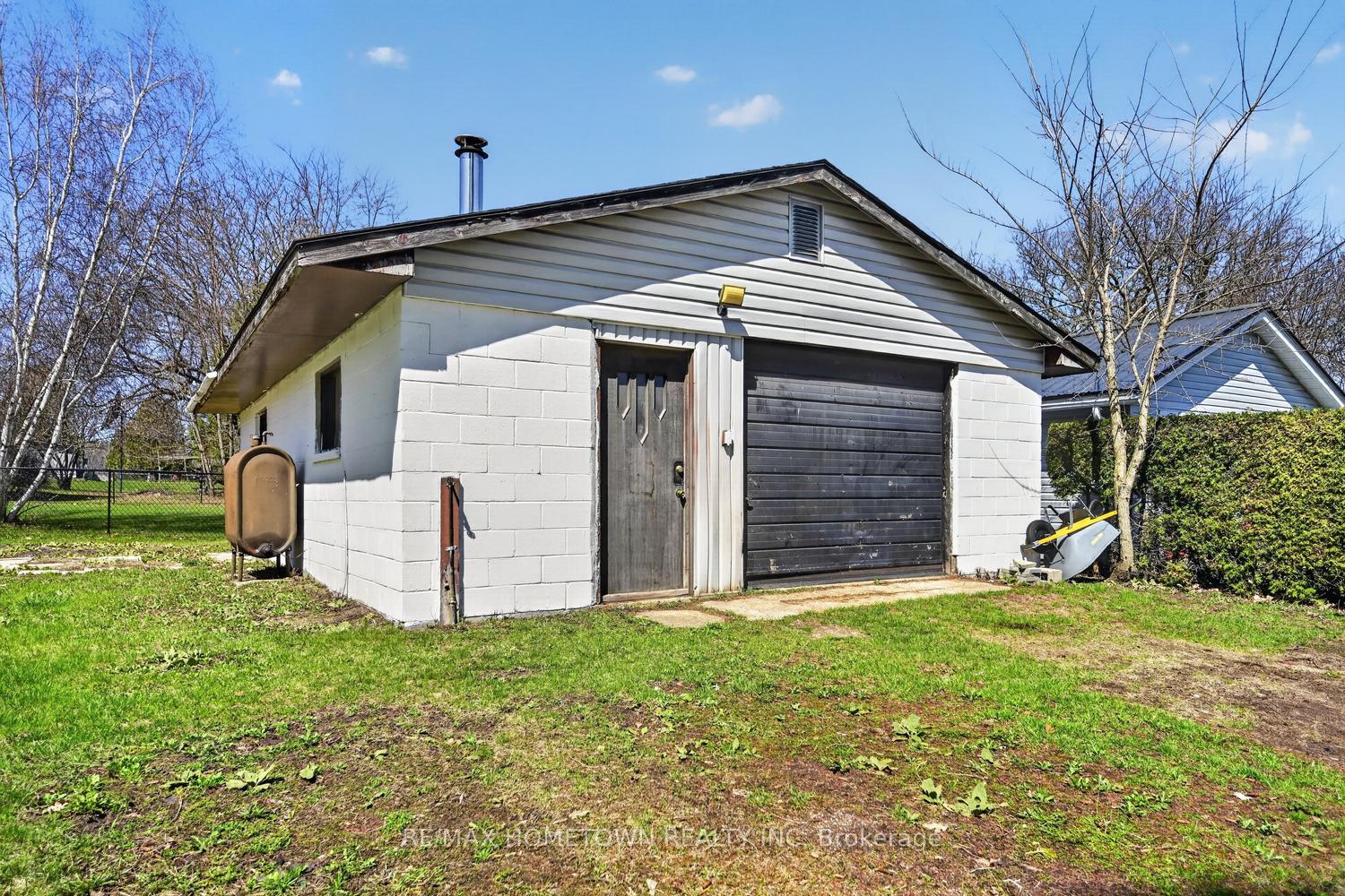Photo 15 of 6 Jane Street, Augusta, Augusta Twp — HOMEH