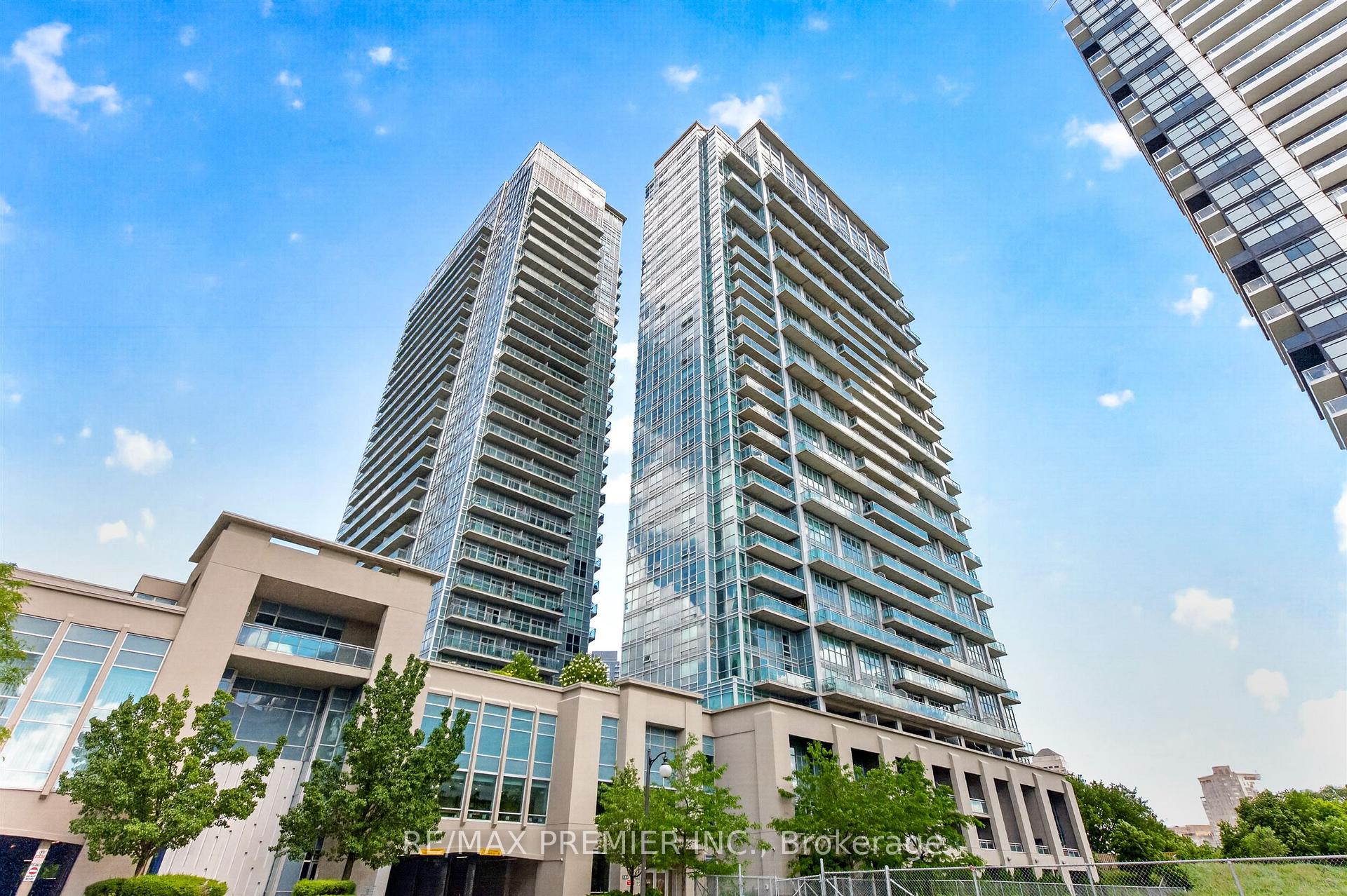 Front of Unit 2133, 165 Legion Road N