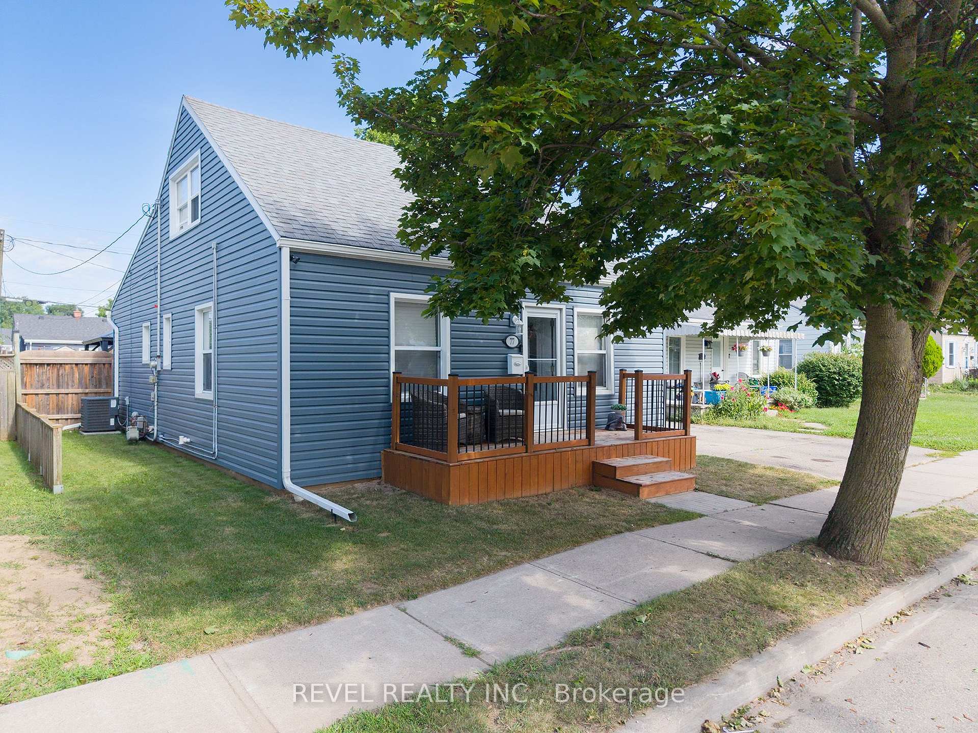 Photo 2 of 77 Eighth Avenue, Brantford, Eagle Place East — HOMEH