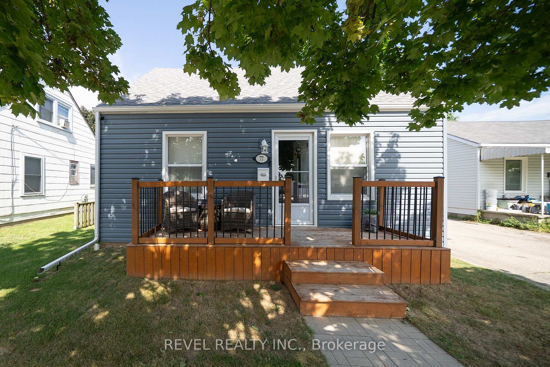Photo 3 of 77 Eighth Avenue, Brantford, Eagle Place East — HOMEH