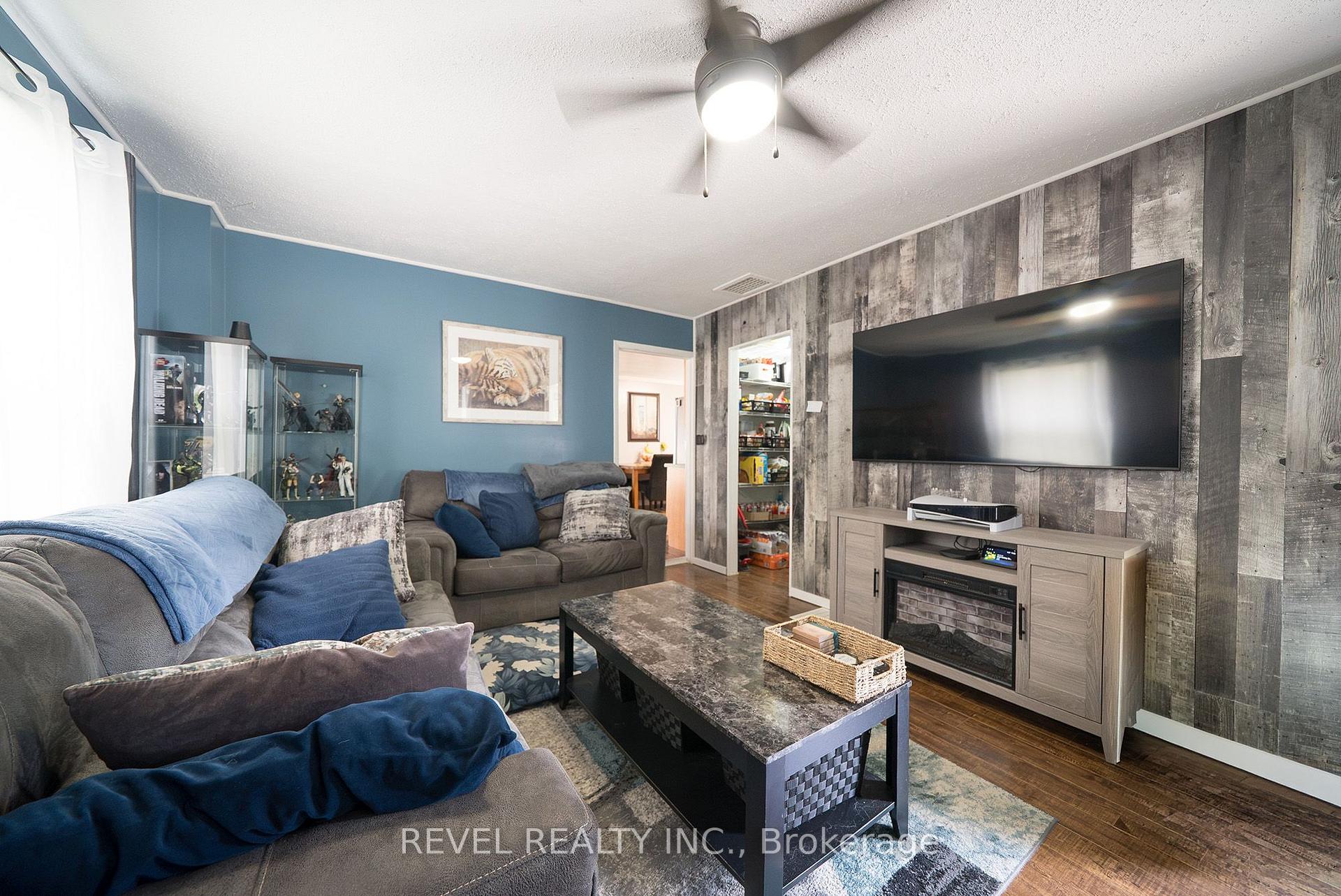 Photo 6 of 77 Eighth Avenue, Brantford, Eagle Place East — HOMEH