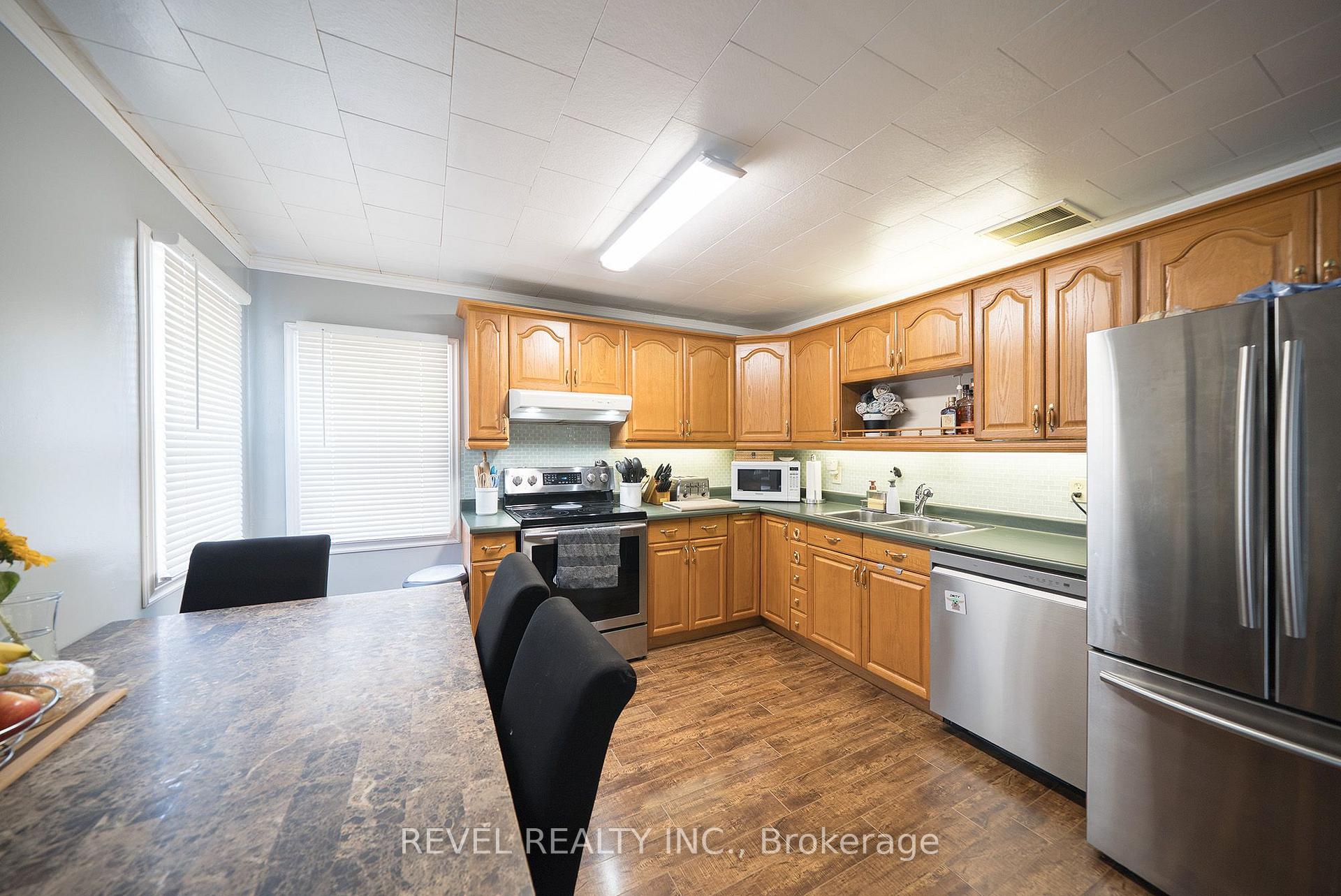 Photo 7 of 77 Eighth Avenue, Brantford, Eagle Place East — HOMEH