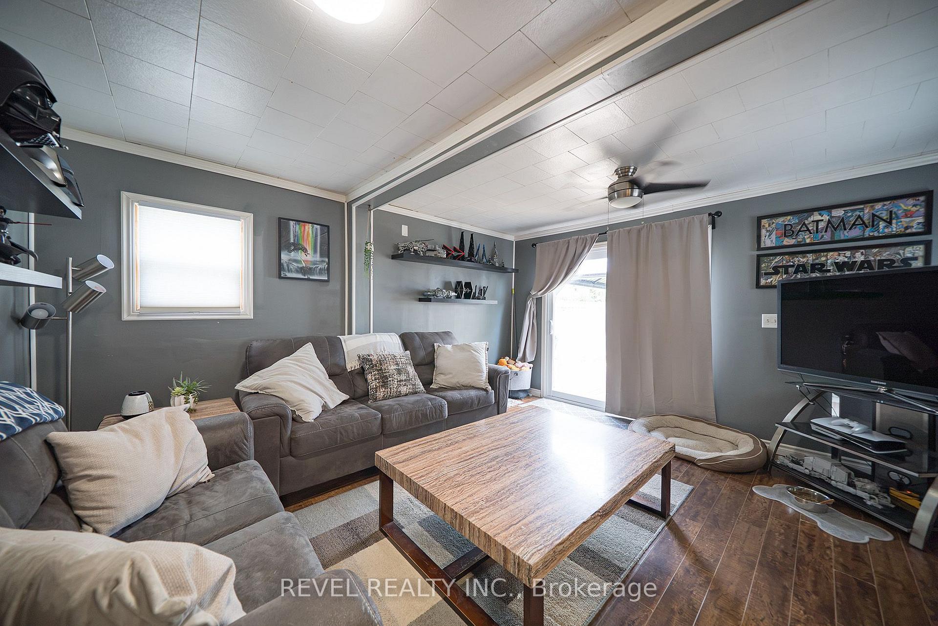 Photo 10 of 77 Eighth Avenue, Brantford, Eagle Place East — HOMEH