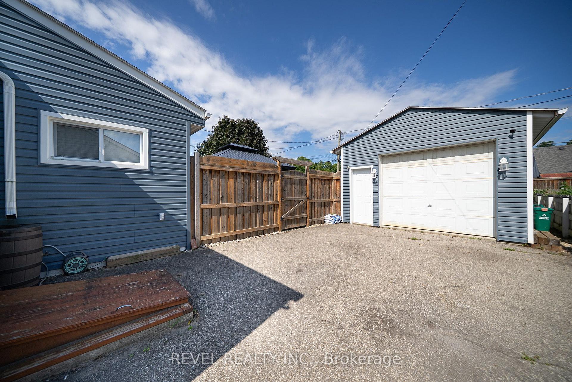 Photo 19 of 77 Eighth Avenue, Brantford, Eagle Place East — HOMEH