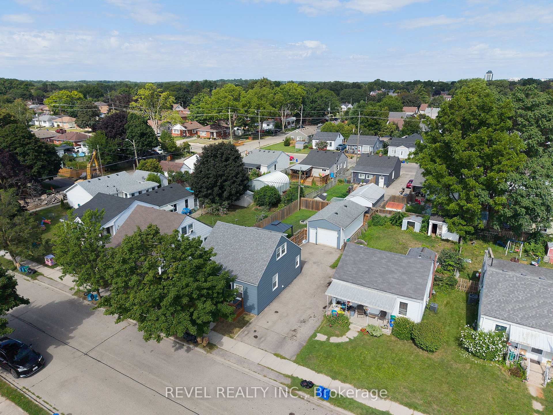 Photo 27 of 77 Eighth Avenue, Brantford, Eagle Place East — HOMEH