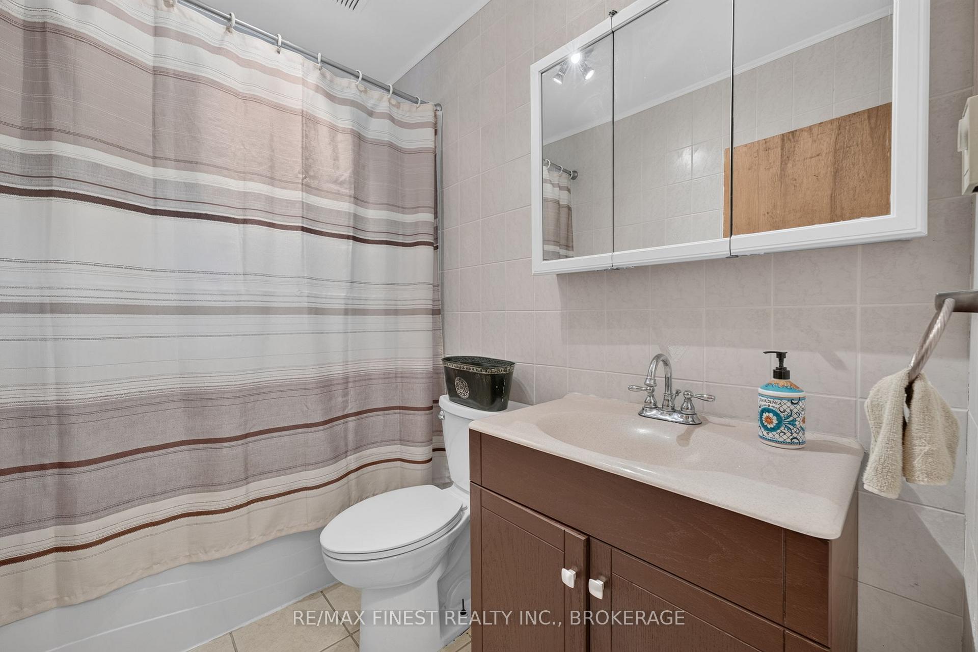 Photo 20 of 1067 Island View Lane E, Frontenac, Frontenac Centre — HOMEH