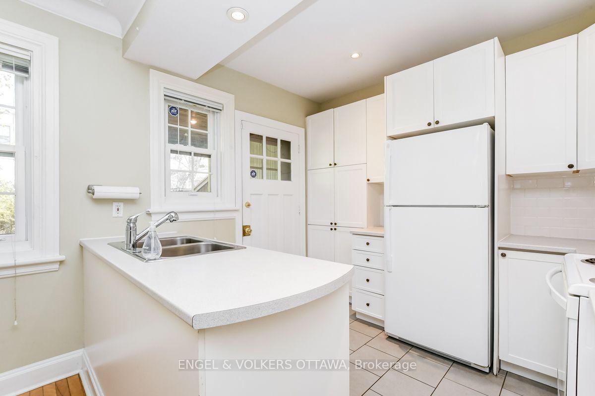 Photo 11 of 475 Golden Avenue, Ottawa, McKellar/Highland — HOMEH
