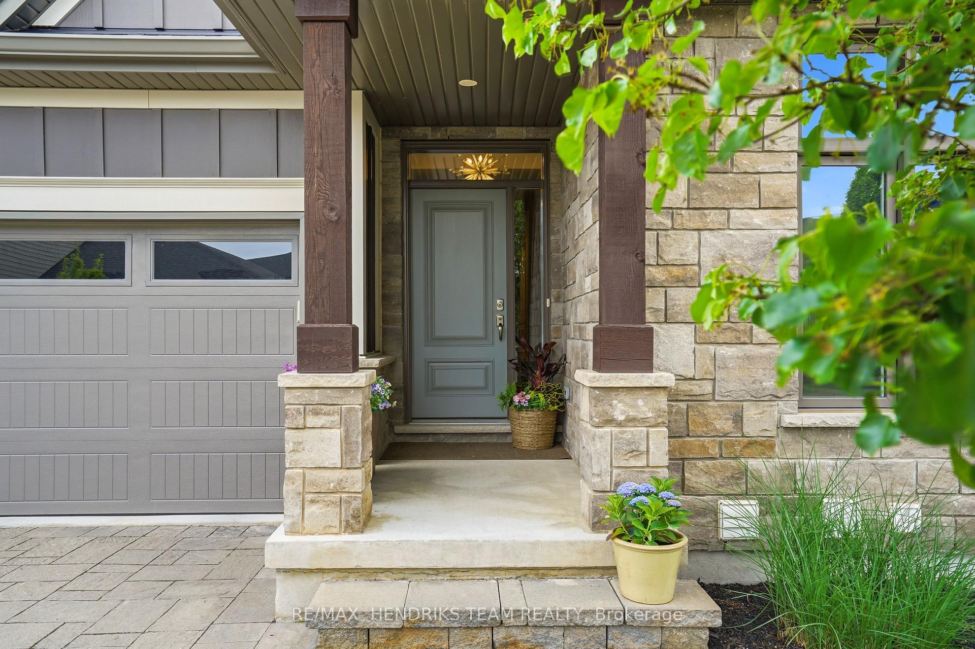 Photo 2 of Unit 5, 180 Port Robinson Road, Pelham, Fonthill — HOMEH