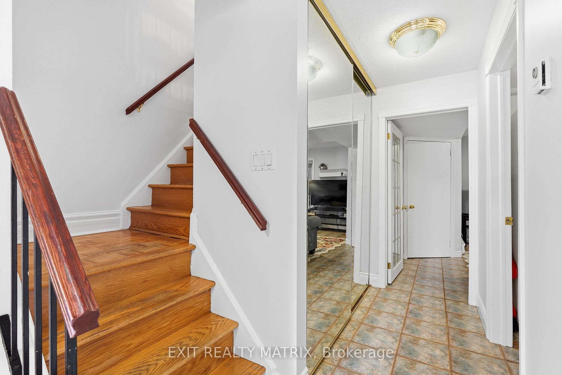 Photo 10 of 270 Fernleaf Crescent, Ottawa, Queenswood Heights South — HOMEH