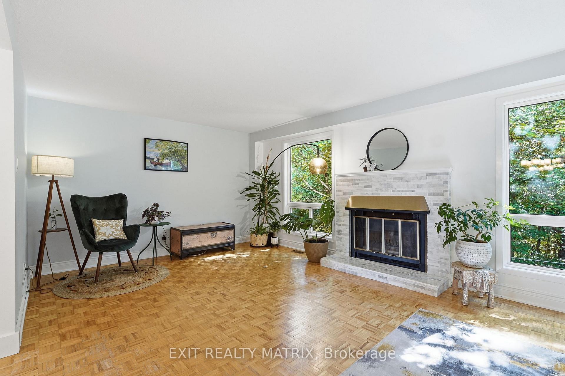 Photo 14 of 270 Fernleaf Crescent, Ottawa, Queenswood Heights South — HOMEH