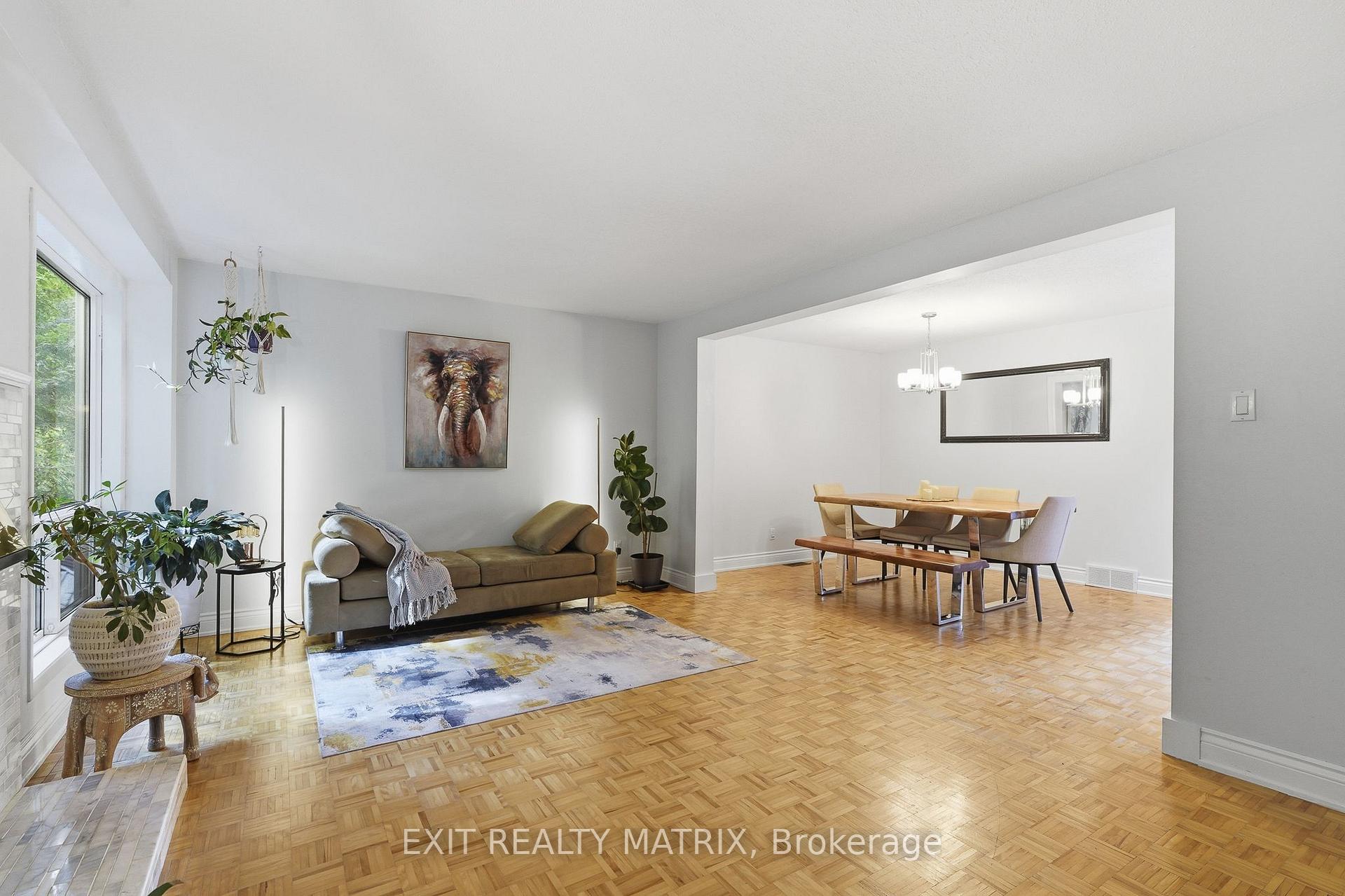 Photo 17 of 270 Fernleaf Crescent, Ottawa, Queenswood Heights South — HOMEH