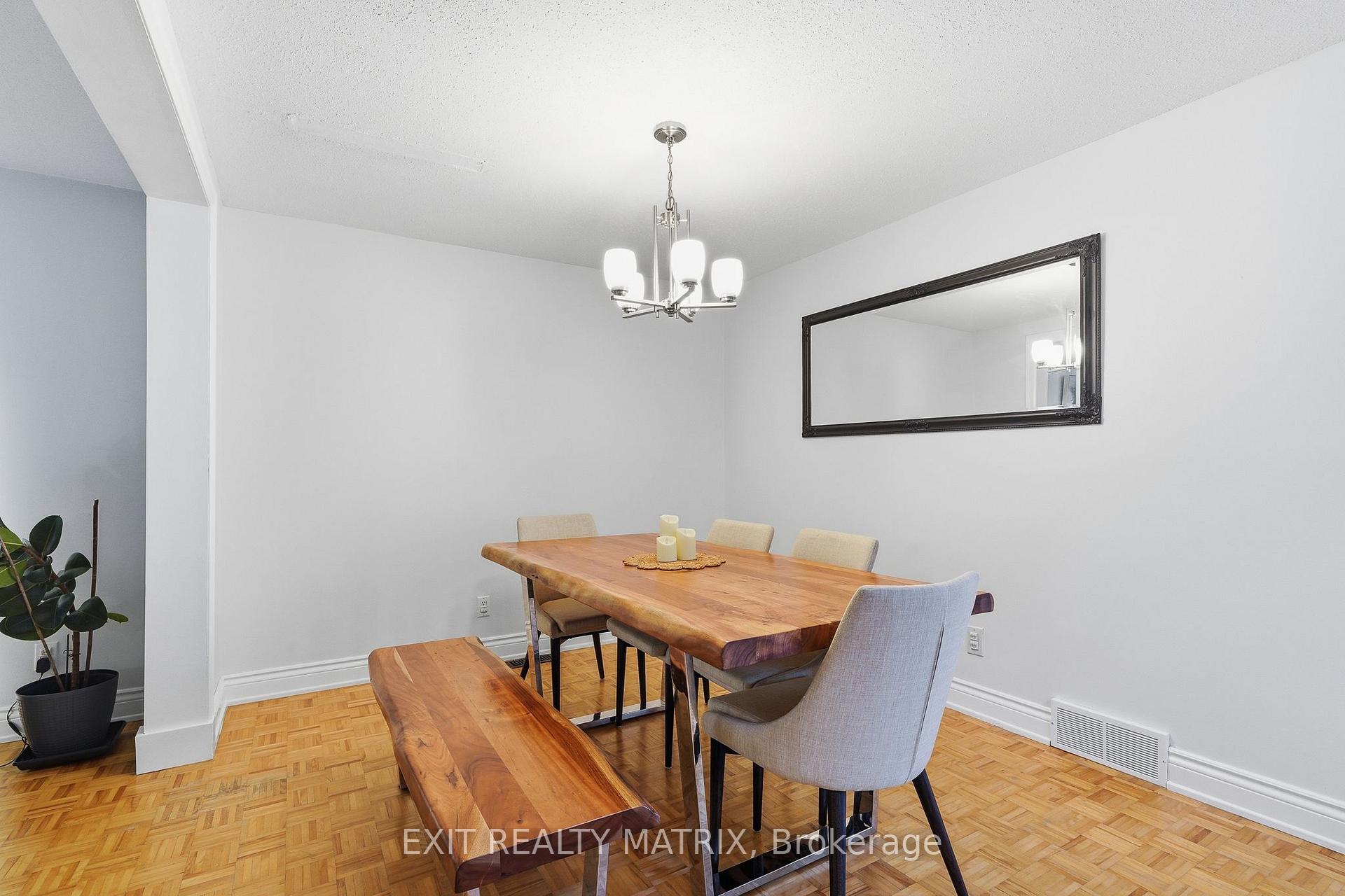 Photo 18 of 270 Fernleaf Crescent, Ottawa, Queenswood Heights South — HOMEH