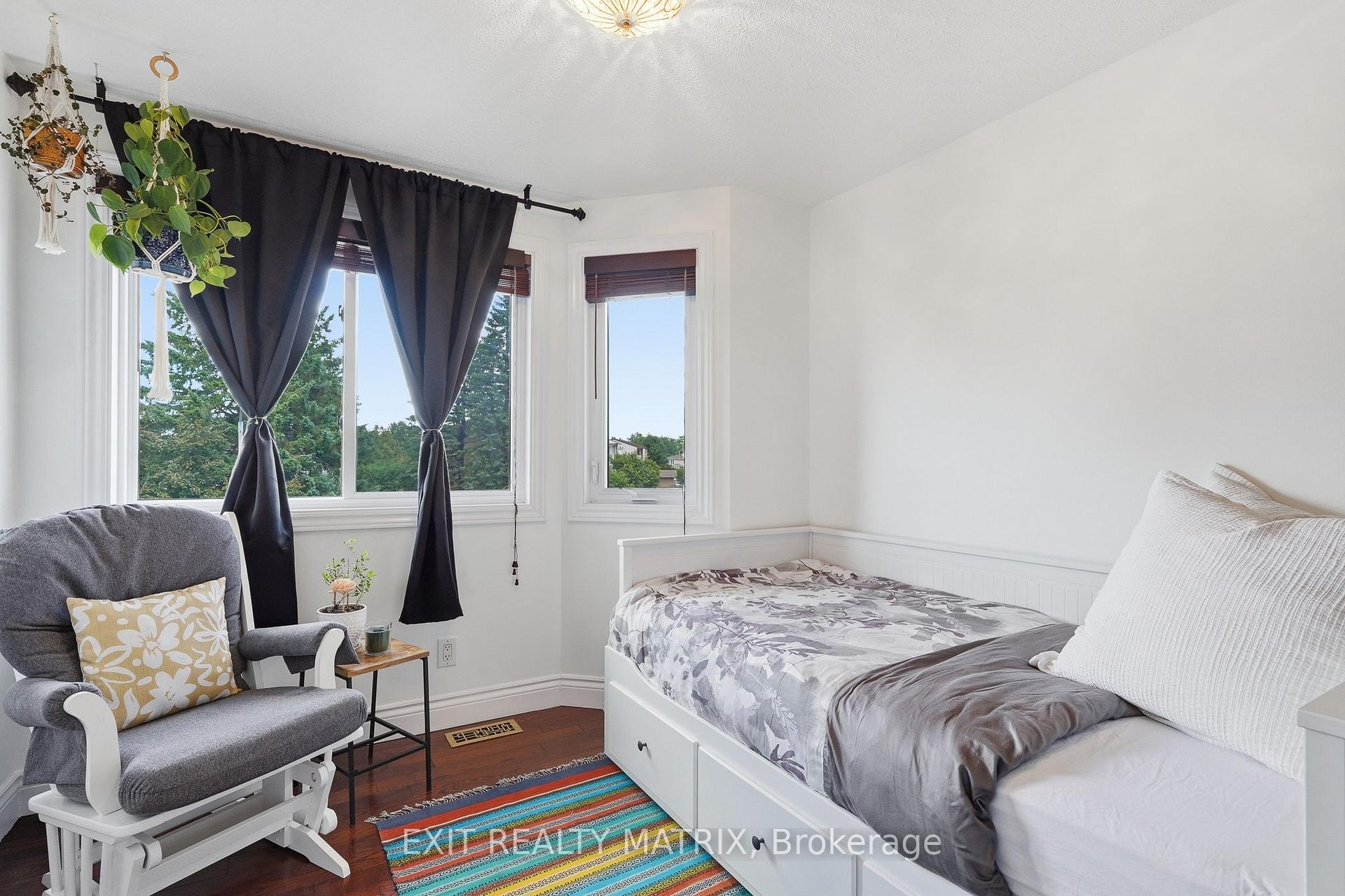 Photo 31 of 270 Fernleaf Crescent, Ottawa, Queenswood Heights South — HOMEH