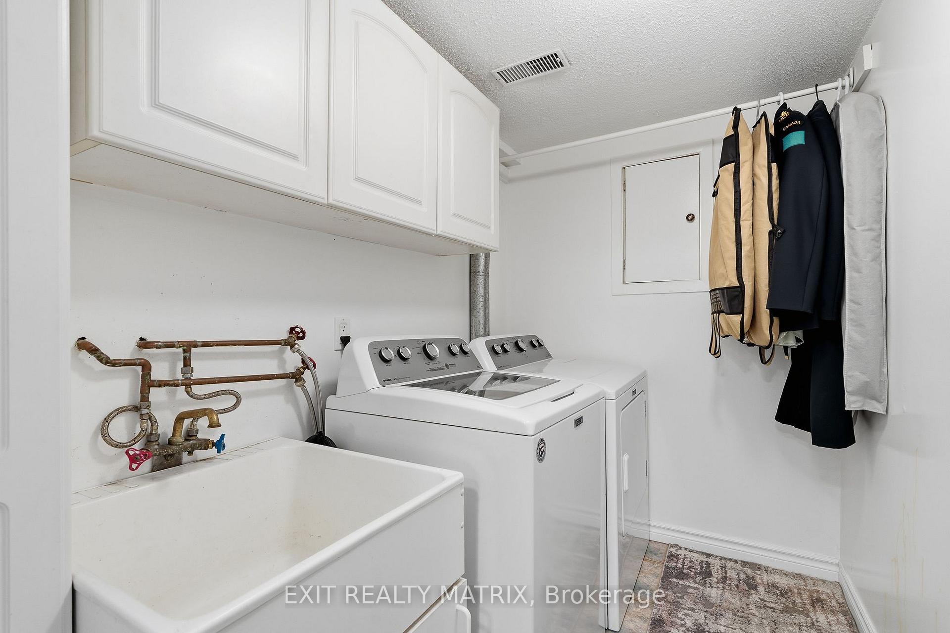 Photo 35 of 270 Fernleaf Crescent, Ottawa, Queenswood Heights South — HOMEH
