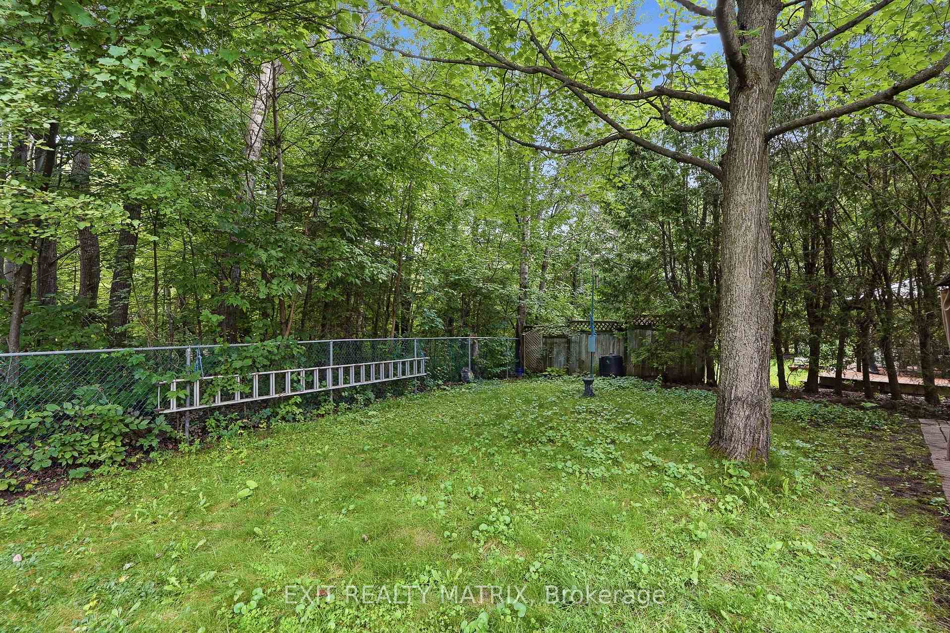 Photo 36 of 270 Fernleaf Crescent, Ottawa, Queenswood Heights South — HOMEH