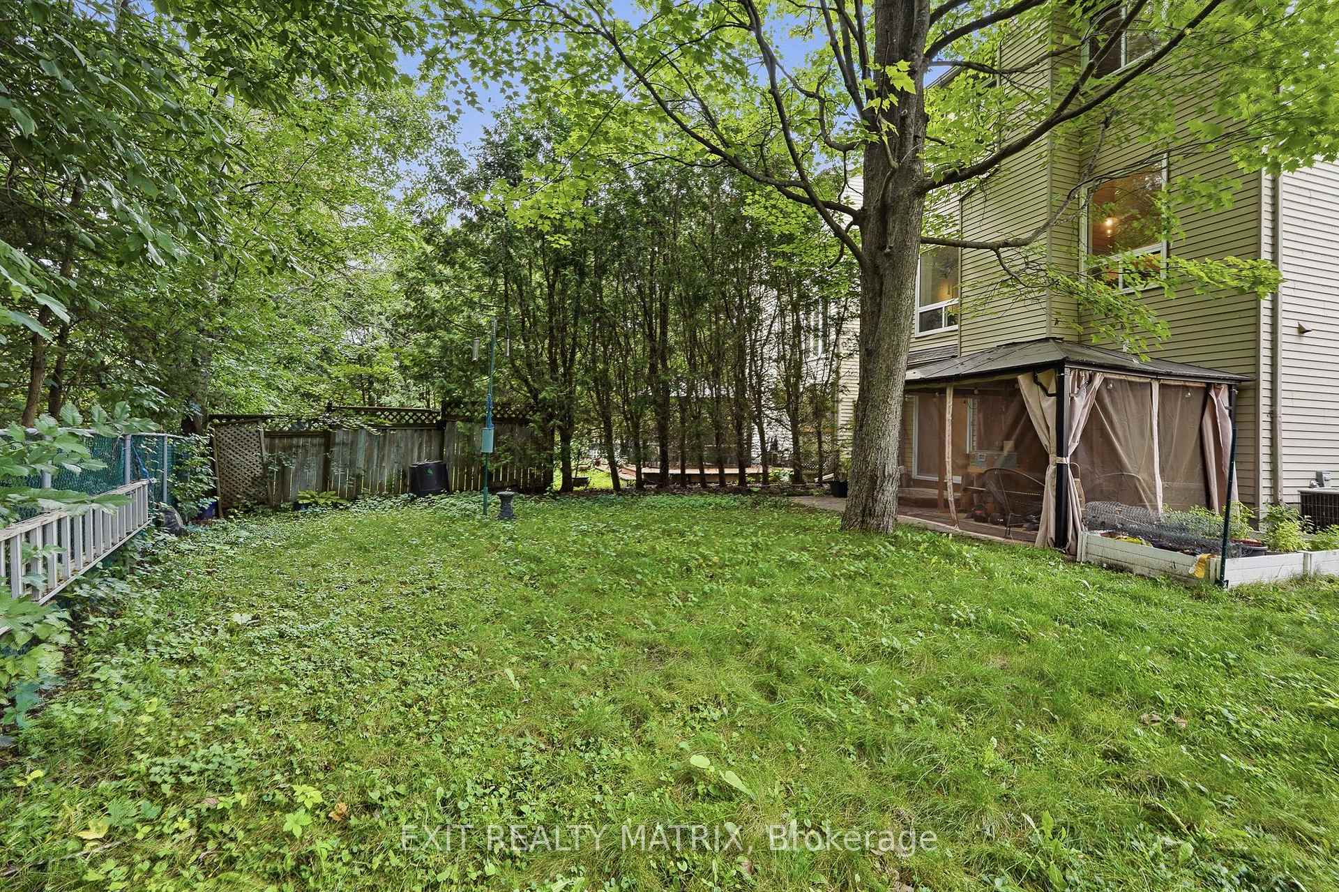 Photo 38 of 270 Fernleaf Crescent, Ottawa, Queenswood Heights South — HOMEH