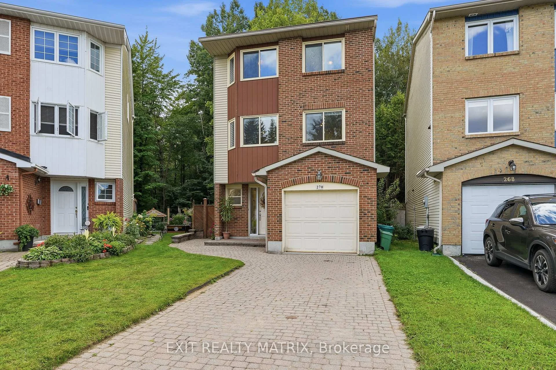 Photo 3 of 270 Fernleaf Crescent, Ottawa, Queenswood Heights South — HOMEH