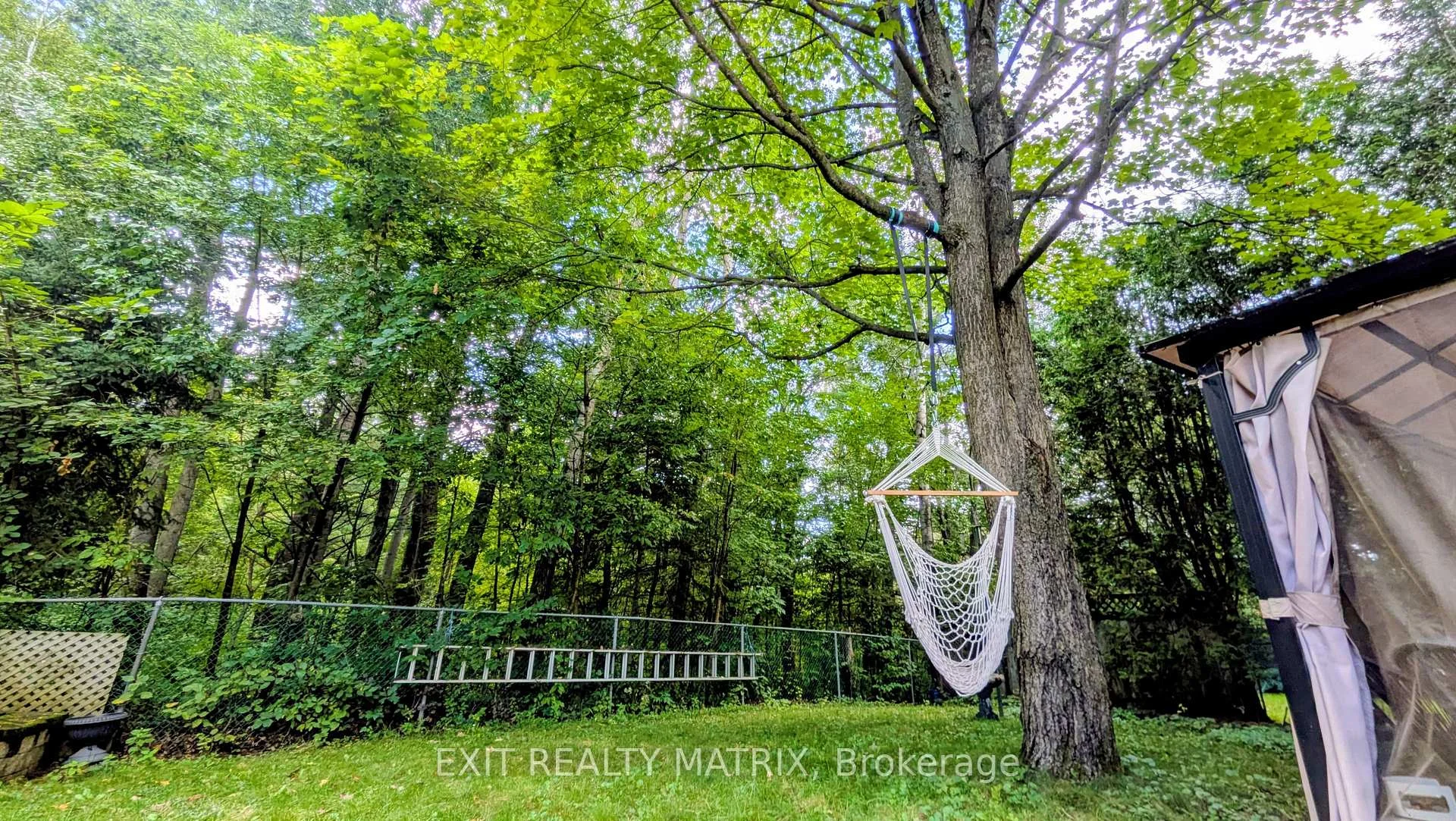 Photo 43 of 270 Fernleaf Crescent, Ottawa, Queenswood Heights South — HOMEH