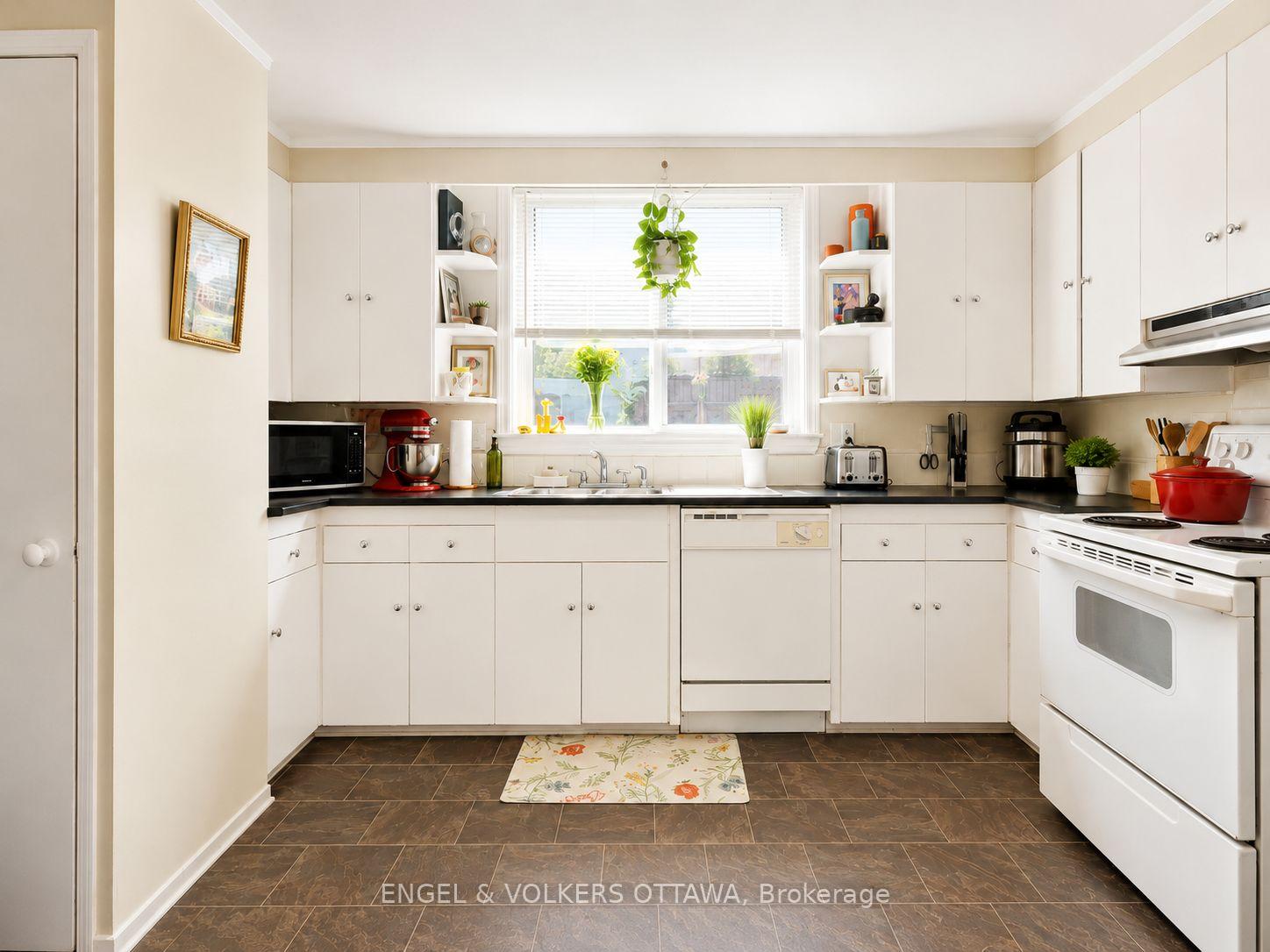 Photo 9 of 520 Hilson Avenue, Ottawa, Westboro/Hampton Park — HOMEH