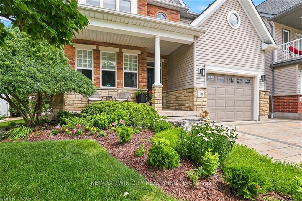Photo 2 of 70 Hawkswood Drive, Kitchener, Bridgeport — HOMEH