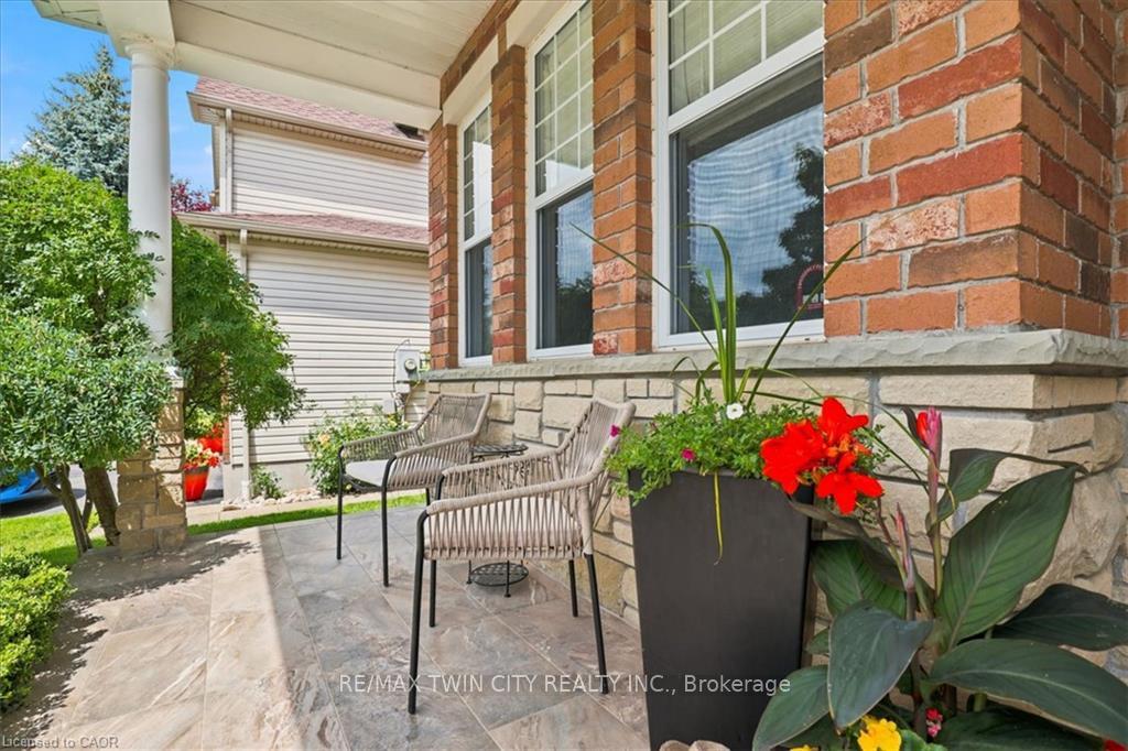 Photo 4 of 70 Hawkswood Drive, Kitchener, Bridgeport — HOMEH