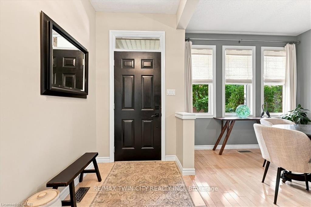 Photo 5 of 70 Hawkswood Drive, Kitchener, Bridgeport — HOMEH