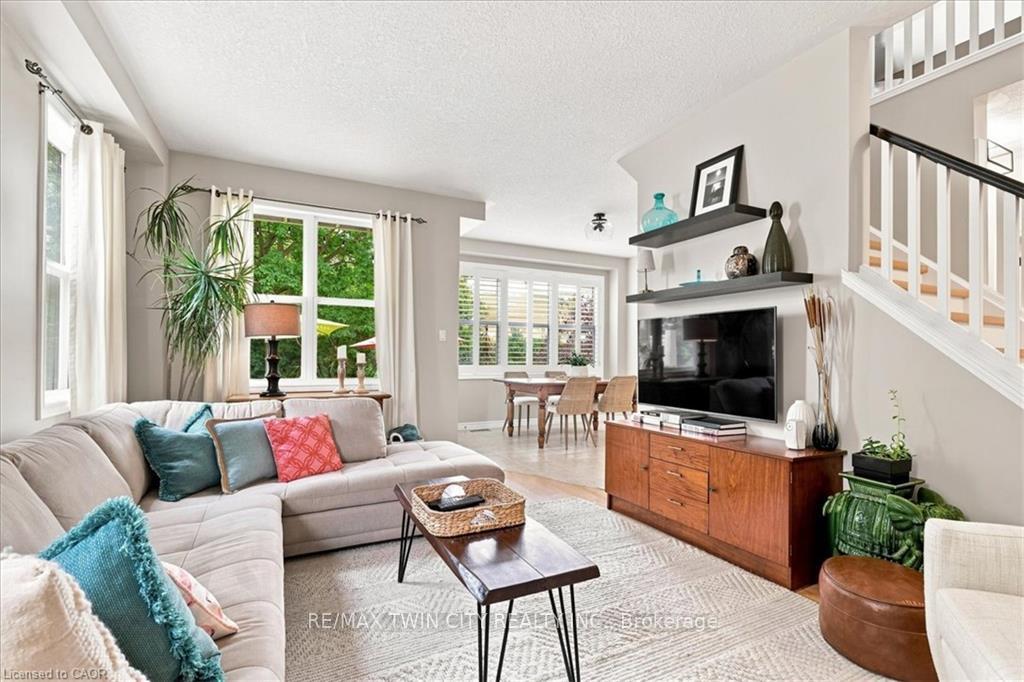 Photo 10 of 70 Hawkswood Drive, Kitchener, Bridgeport — HOMEH