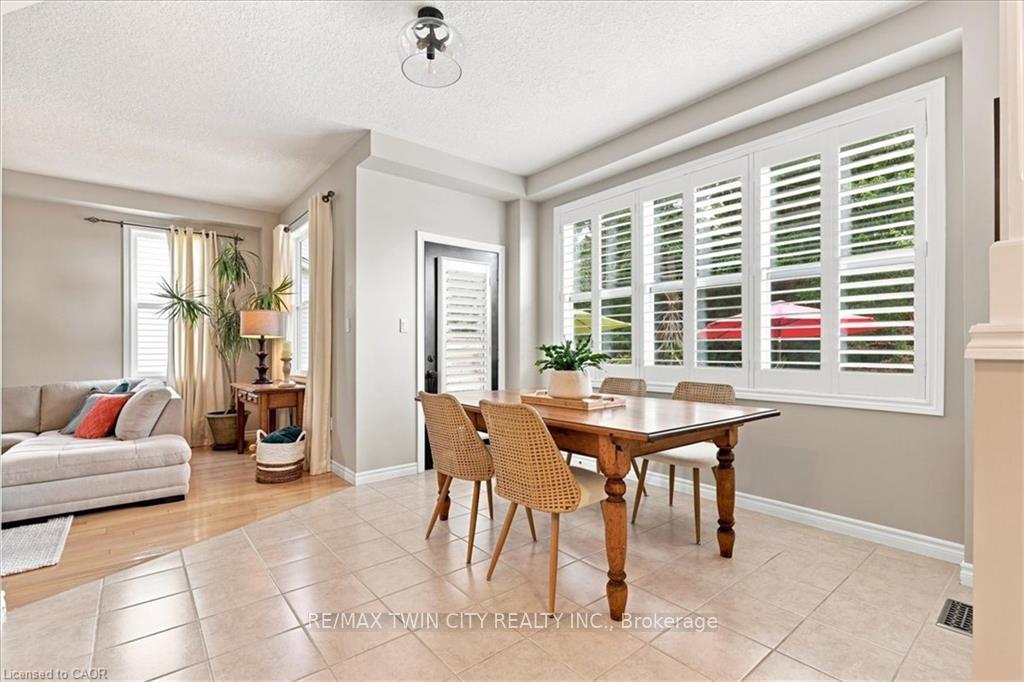 Photo 12 of 70 Hawkswood Drive, Kitchener, Bridgeport — HOMEH