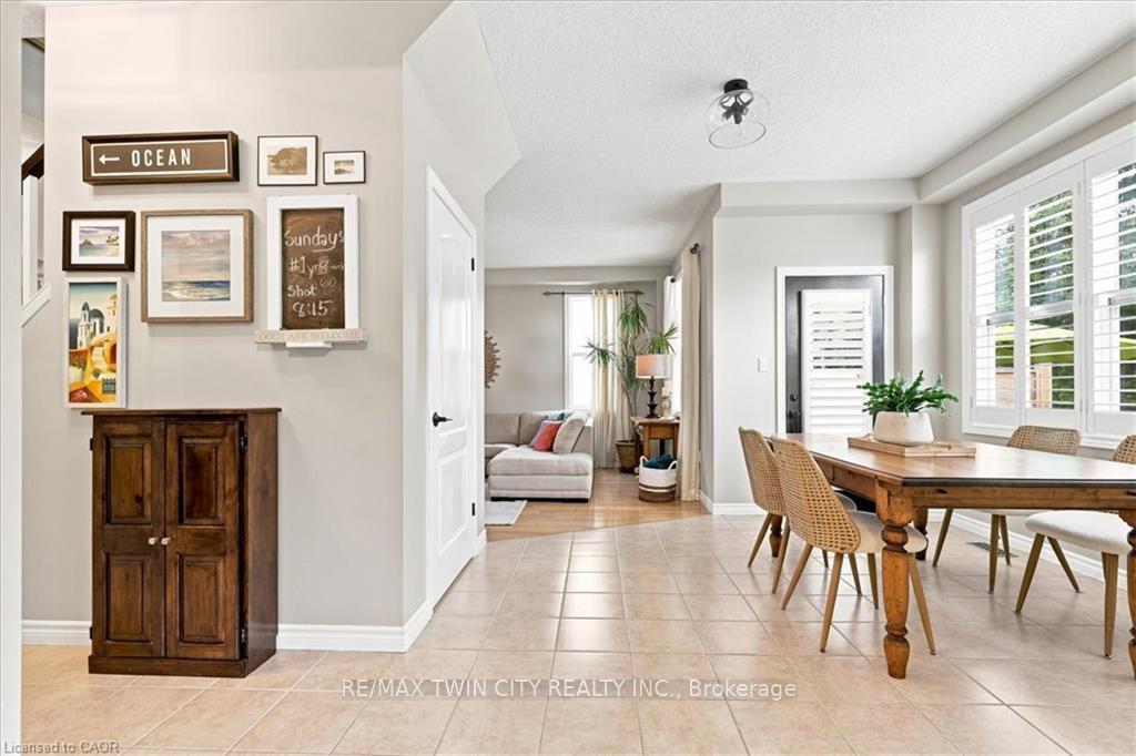 Photo 13 of 70 Hawkswood Drive, Kitchener, Bridgeport — HOMEH