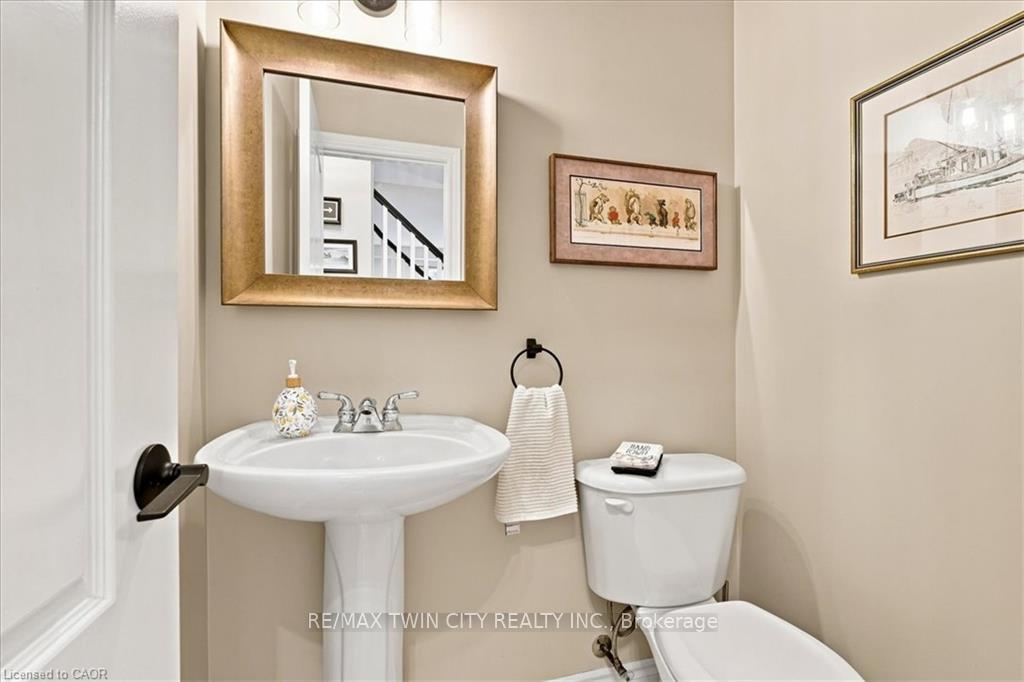 Photo 17 of 70 Hawkswood Drive, Kitchener, Bridgeport — HOMEH