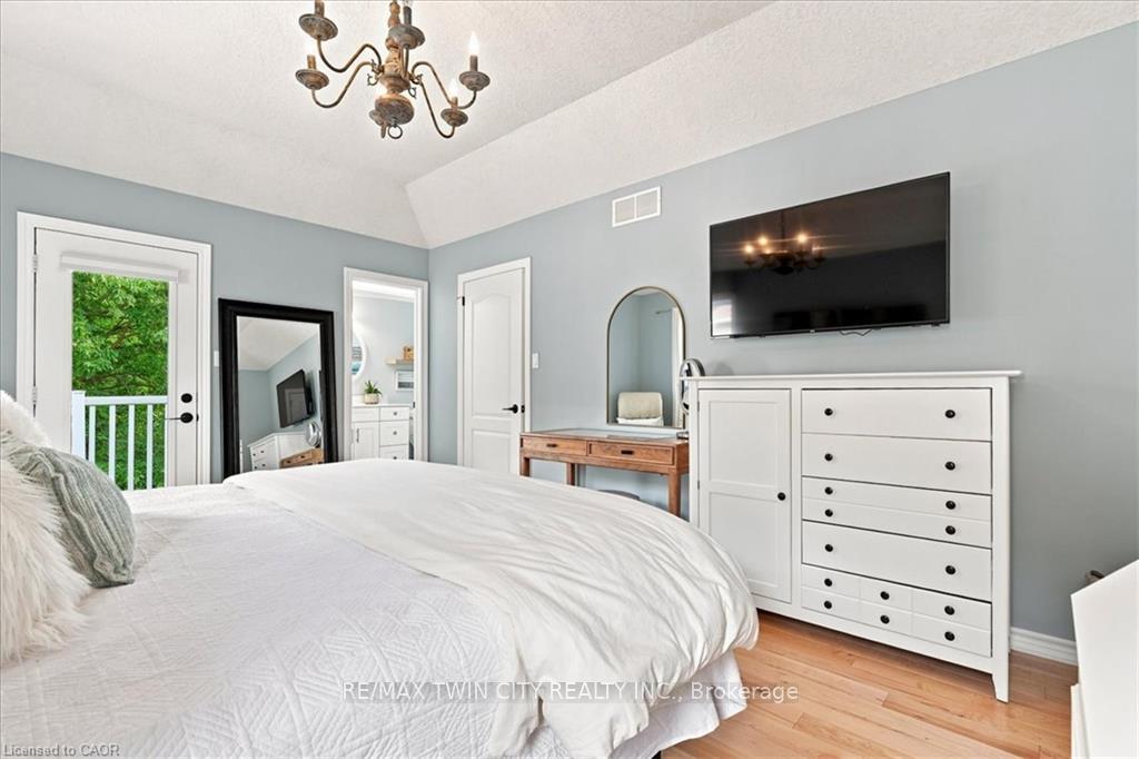 Photo 21 of 70 Hawkswood Drive, Kitchener, Bridgeport — HOMEH