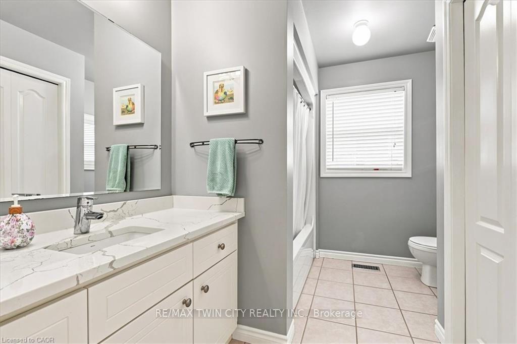 Photo 28 of 70 Hawkswood Drive, Kitchener, Bridgeport — HOMEH