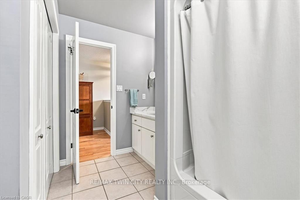 Photo 29 of 70 Hawkswood Drive, Kitchener, Bridgeport — HOMEH