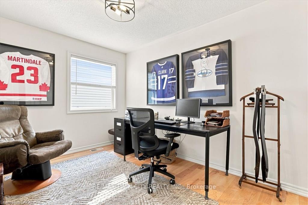 Photo 30 of 70 Hawkswood Drive, Kitchener, Bridgeport — HOMEH