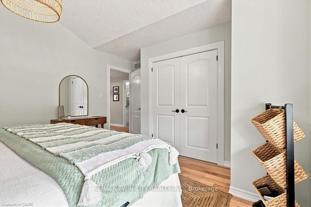 Photo 33 of 70 Hawkswood Drive, Kitchener, Bridgeport — HOMEH