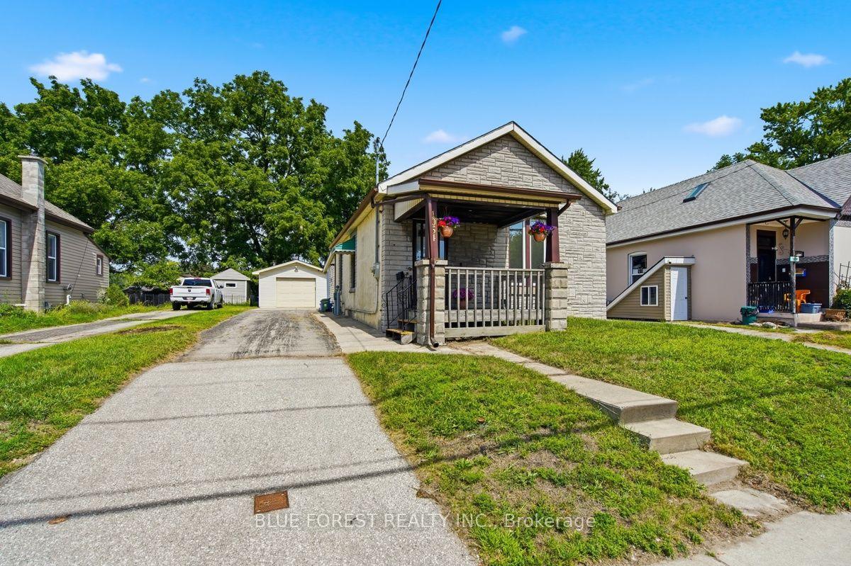 Photo 2 of 1054 Florence Street, London, East M — HOMEH