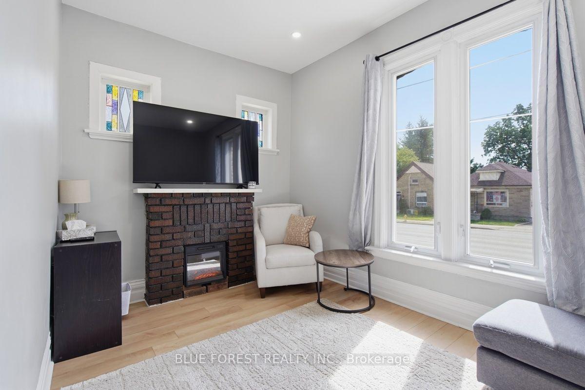 Photo 11 of 1054 Florence Street, London, East M — HOMEH