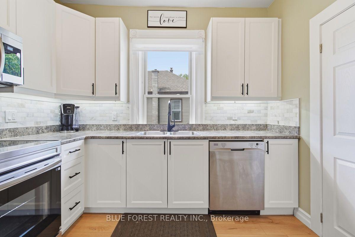 Photo 16 of 1054 Florence Street, London, East M — HOMEH