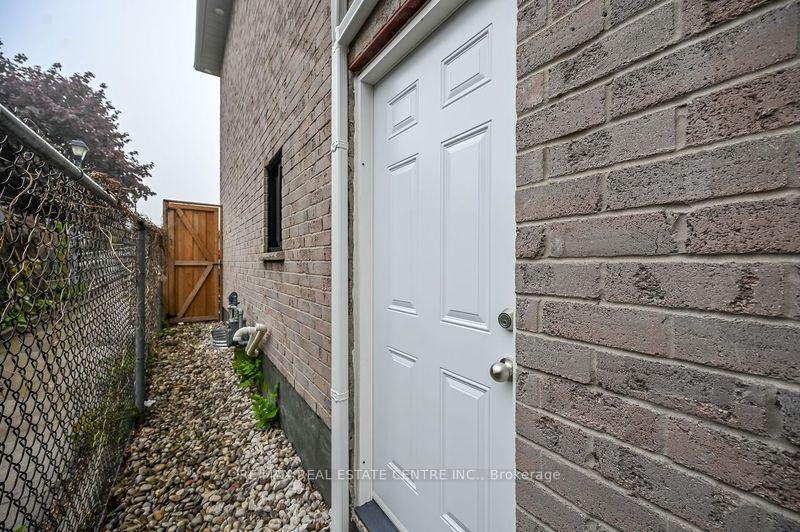 Photo 2 of Unit Lower Unit, 31 Joseph Court, Hamilton, Gourley — HOMEH