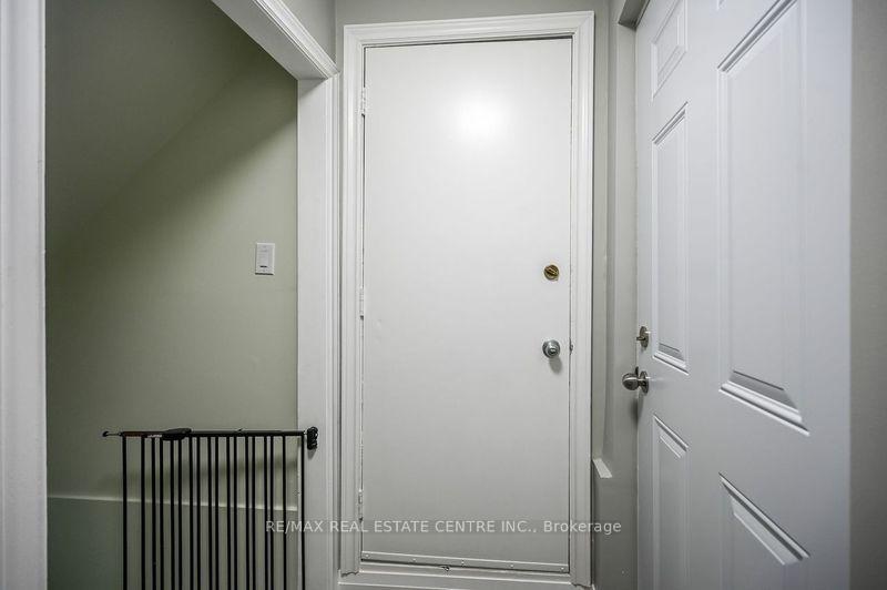 Photo 4 of Unit Lower Unit, 31 Joseph Court, Hamilton, Gourley — HOMEH