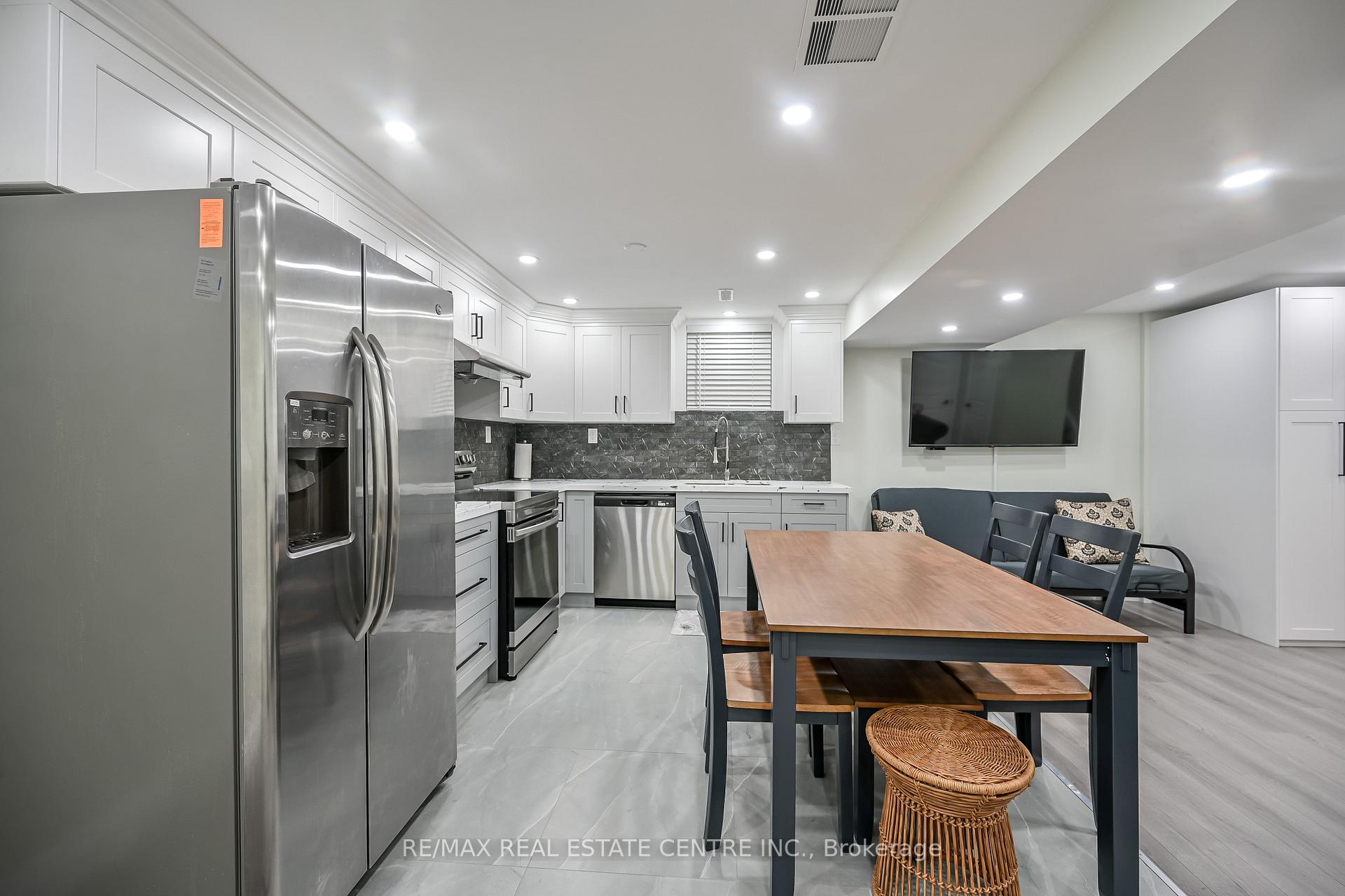 Photo 12 of Unit Lower Unit, 31 Joseph Court, Hamilton, Gourley — HOMEH