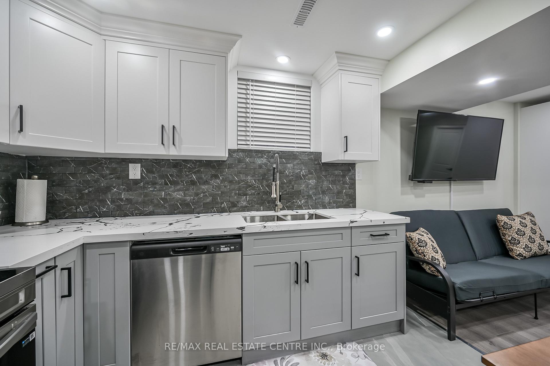 Photo 13 of Unit Lower Unit, 31 Joseph Court, Hamilton, Gourley — HOMEH