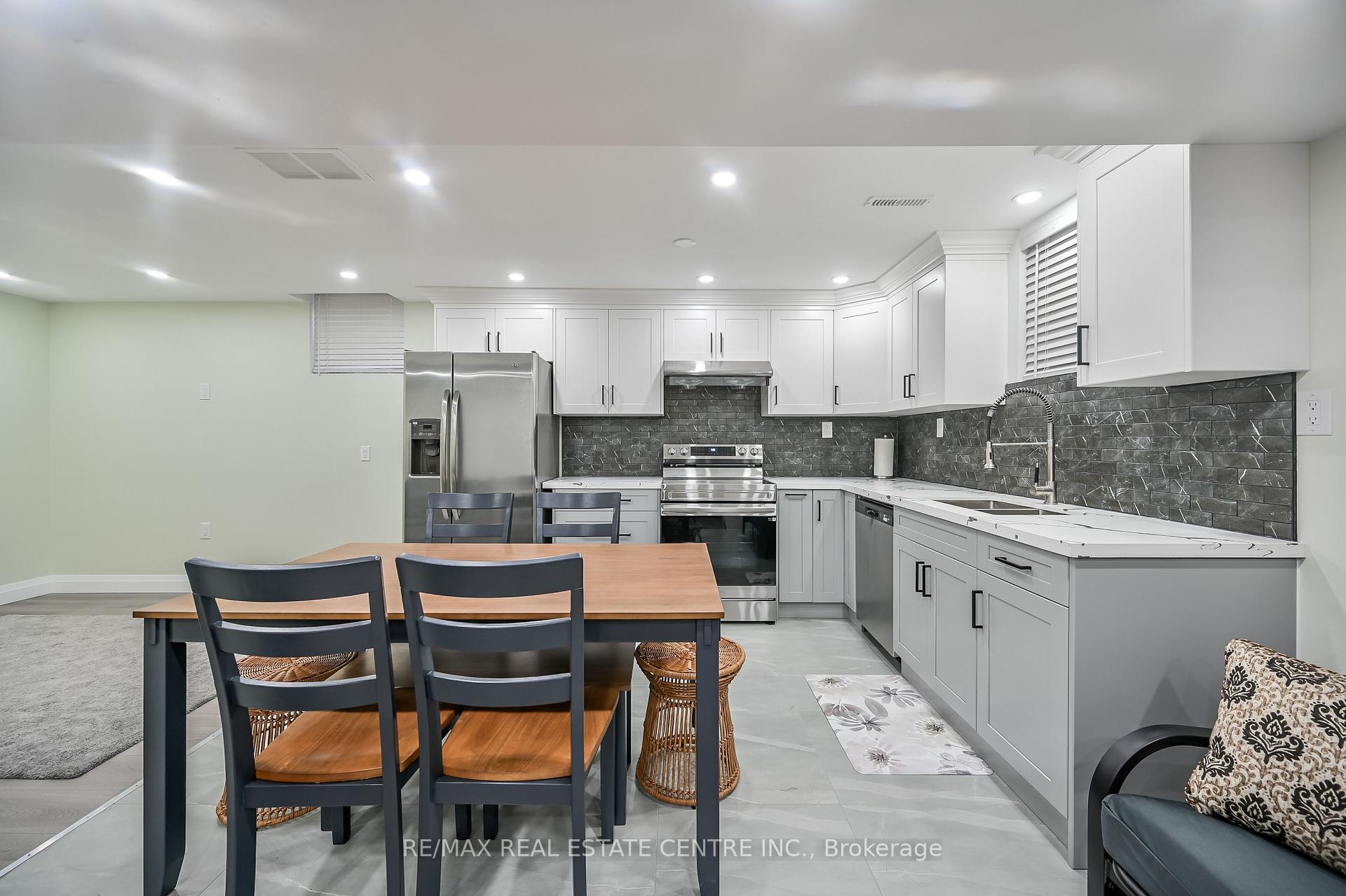 Photo 15 of Unit Lower Unit, 31 Joseph Court, Hamilton, Gourley — HOMEH