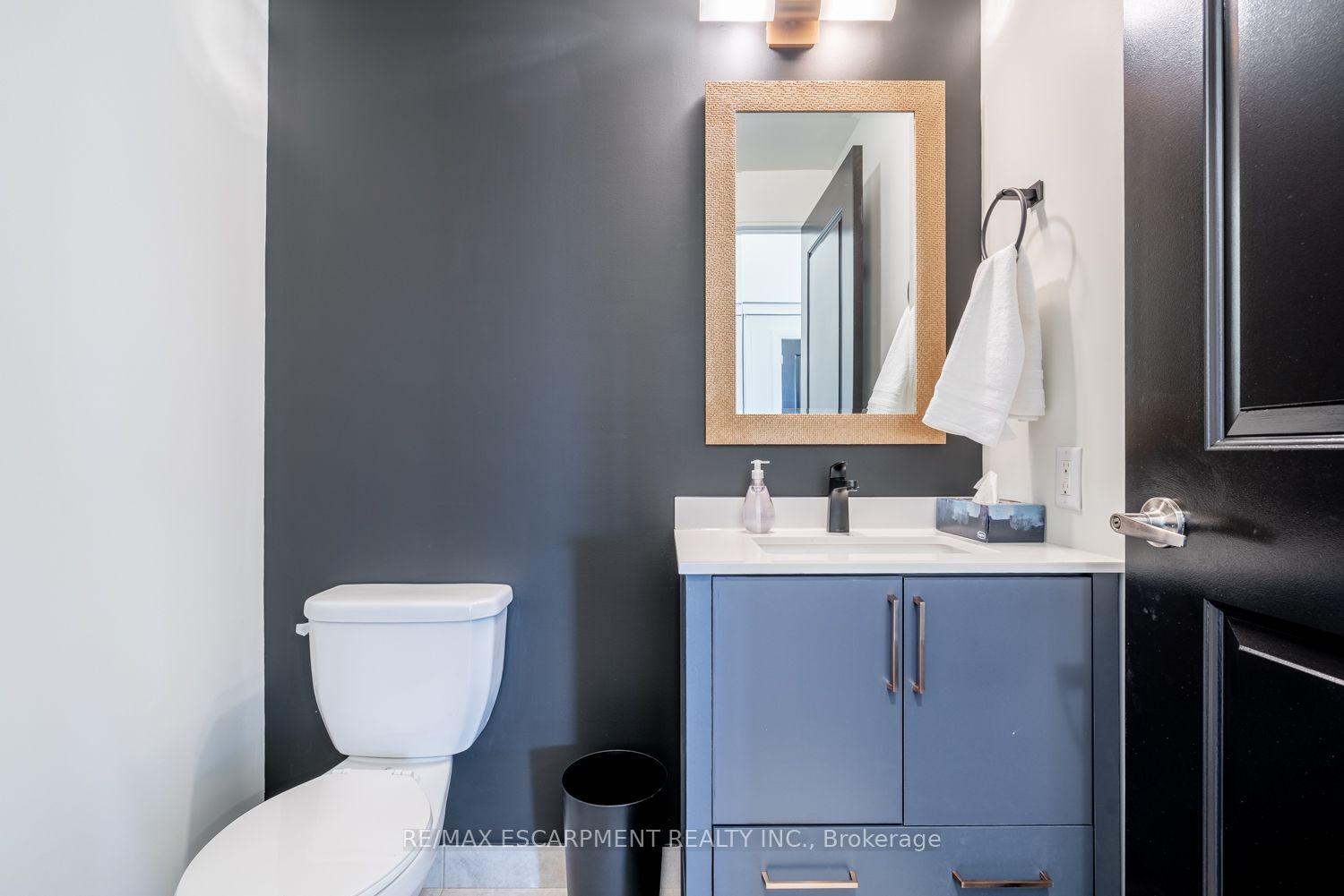 Photo 5 of Unit PH5, 330 Burnhamthorpe Road, Mississauga, City Centre — HOMEH
