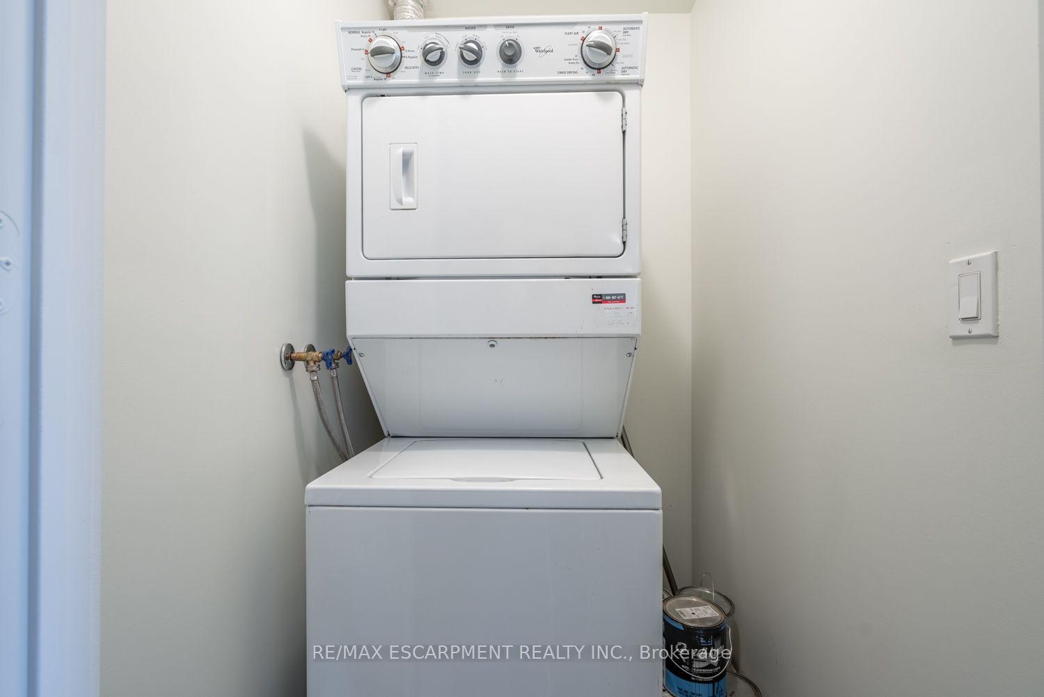 Photo 6 of Unit PH5, 330 Burnhamthorpe Road, Mississauga, City Centre — HOMEH