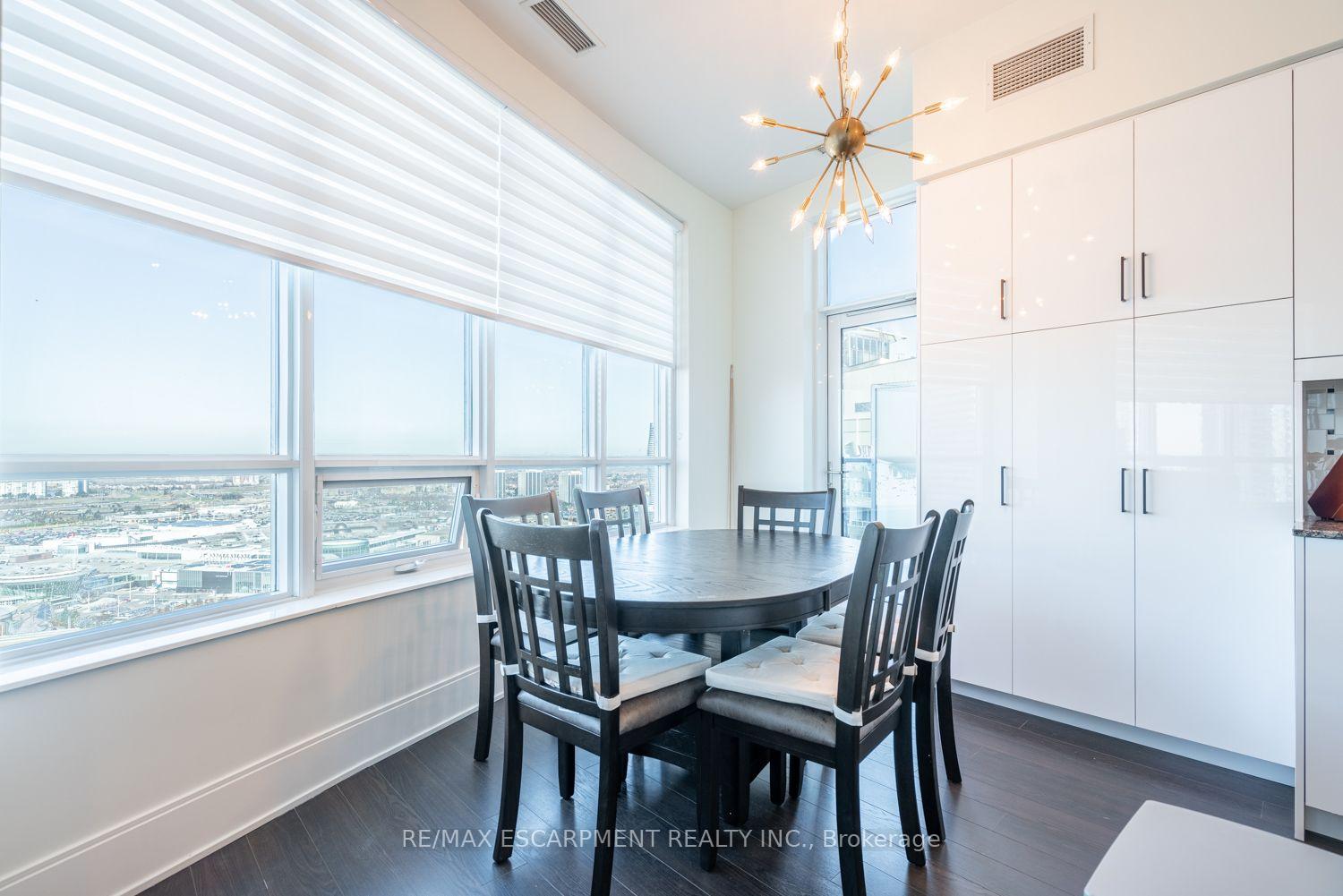 Photo 12 of Unit PH5, 330 Burnhamthorpe Road, Mississauga, City Centre — HOMEH