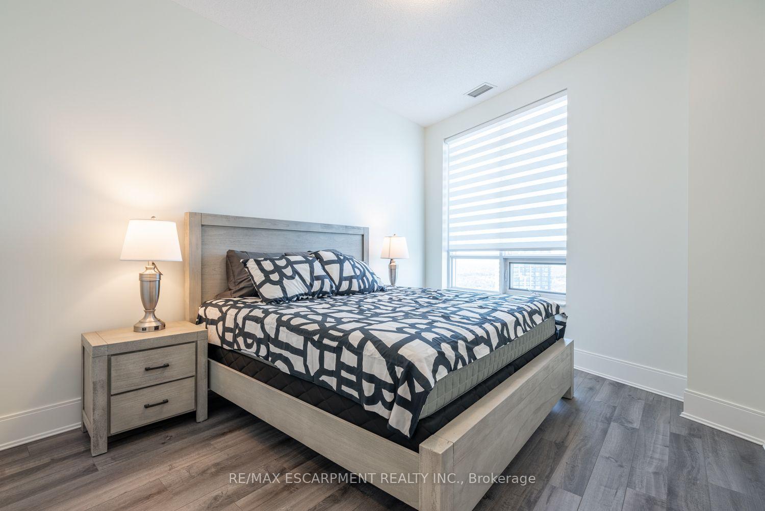 Photo 20 of Unit PH5, 330 Burnhamthorpe Road, Mississauga, City Centre — HOMEH